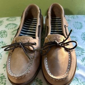 Sperry Top Sider Memory Foam Kids Shoe NWOT Size 1M